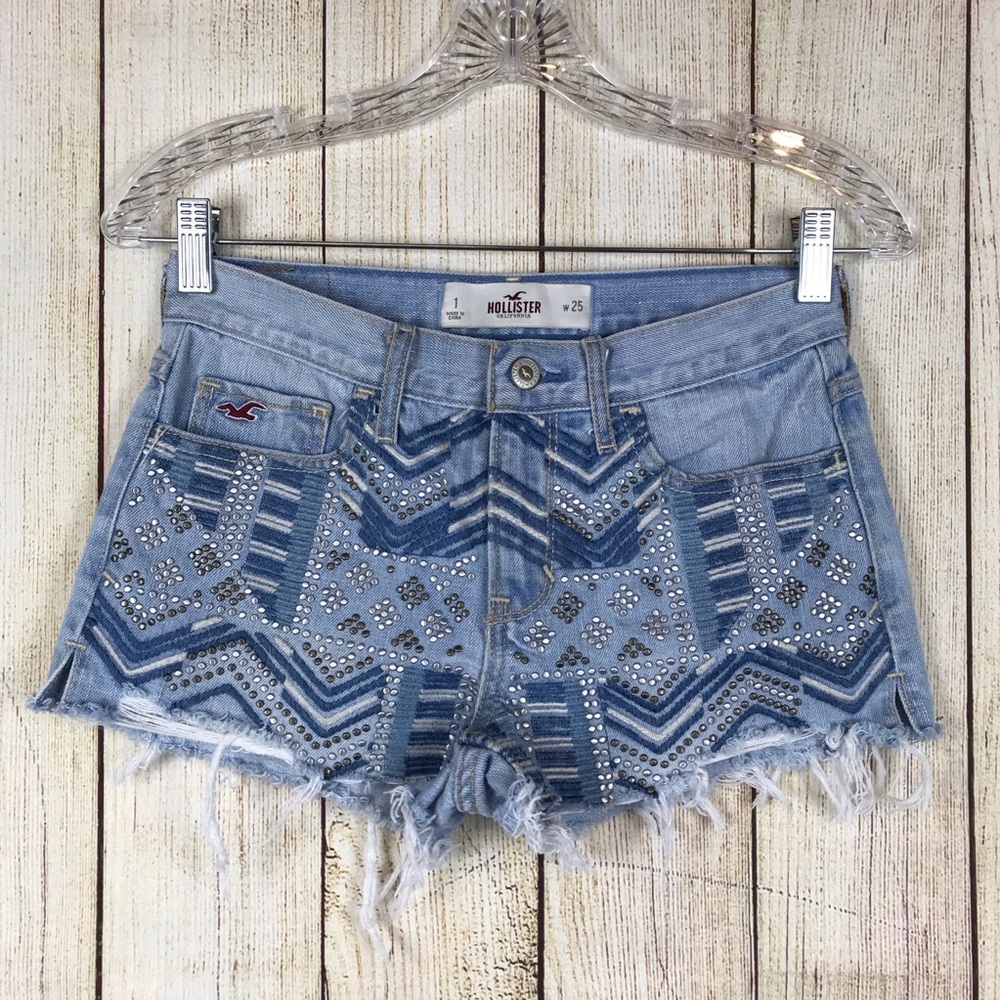Hollister Embellished Frayed Hem Denim Shorts‎ 25